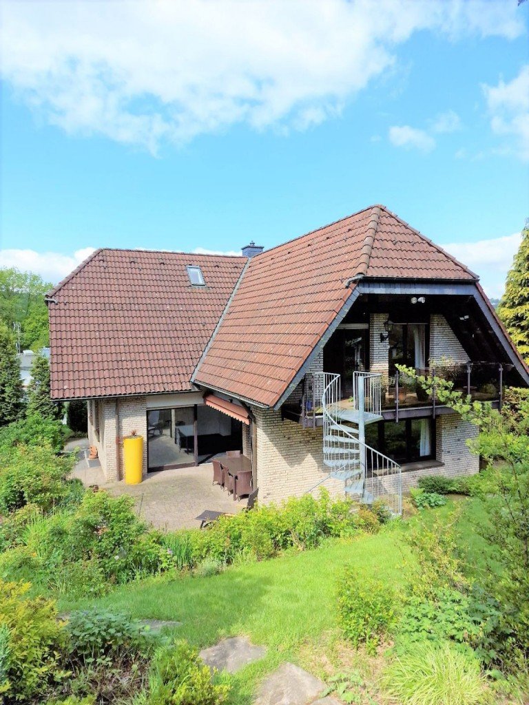  Wuppertal Zweifamilienhaus Freistehendes 1-2 Familienhaus mit traumhaften Gartengrundst�ck in gesuchter Lage von Cronenberg !